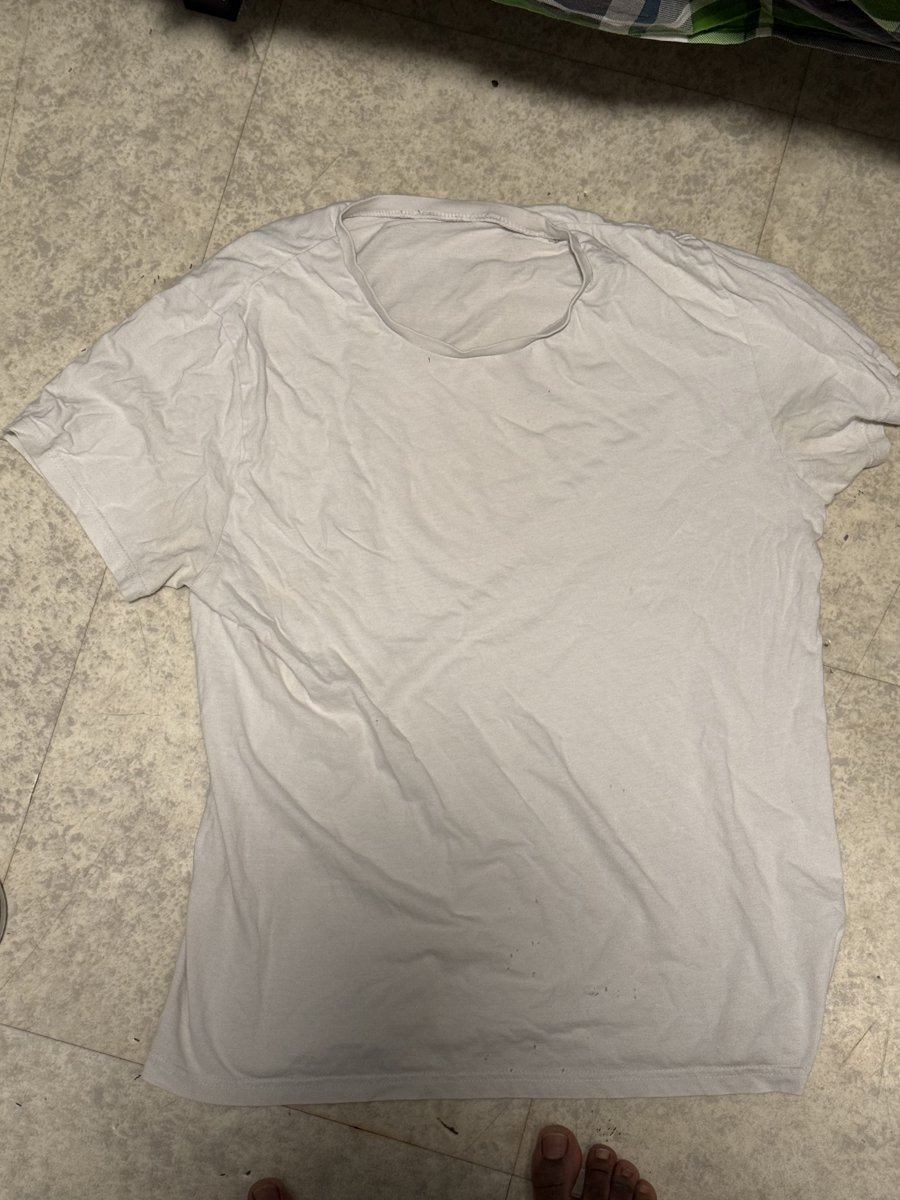 T-shirt blanc, importé en France